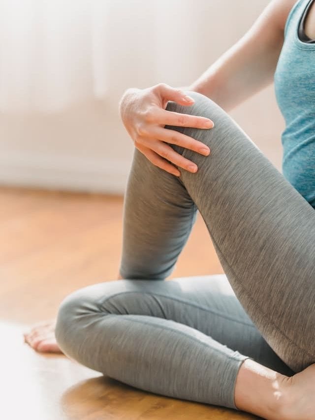 seated hip flexor stretch